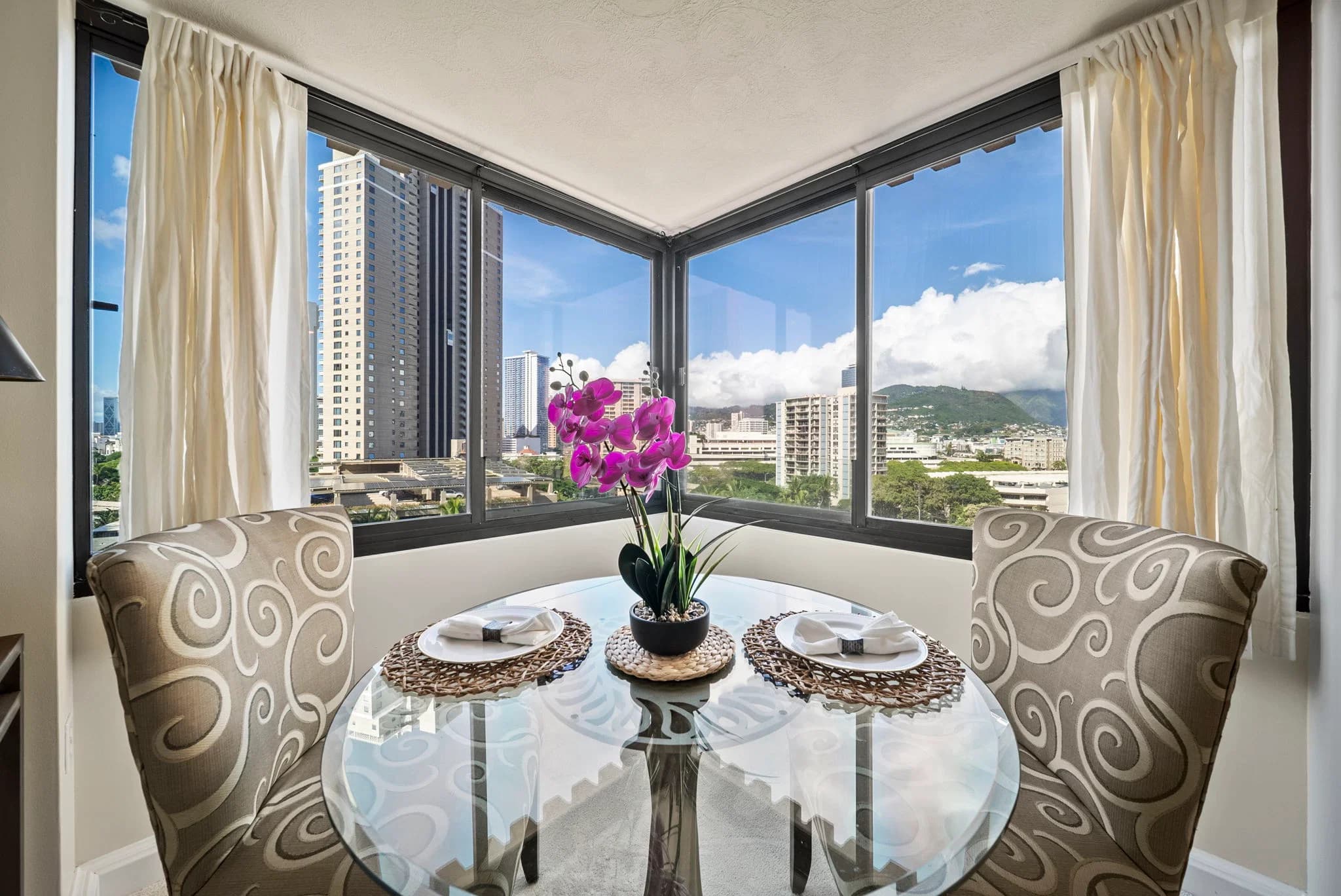 Open living and dining area in Waikiki