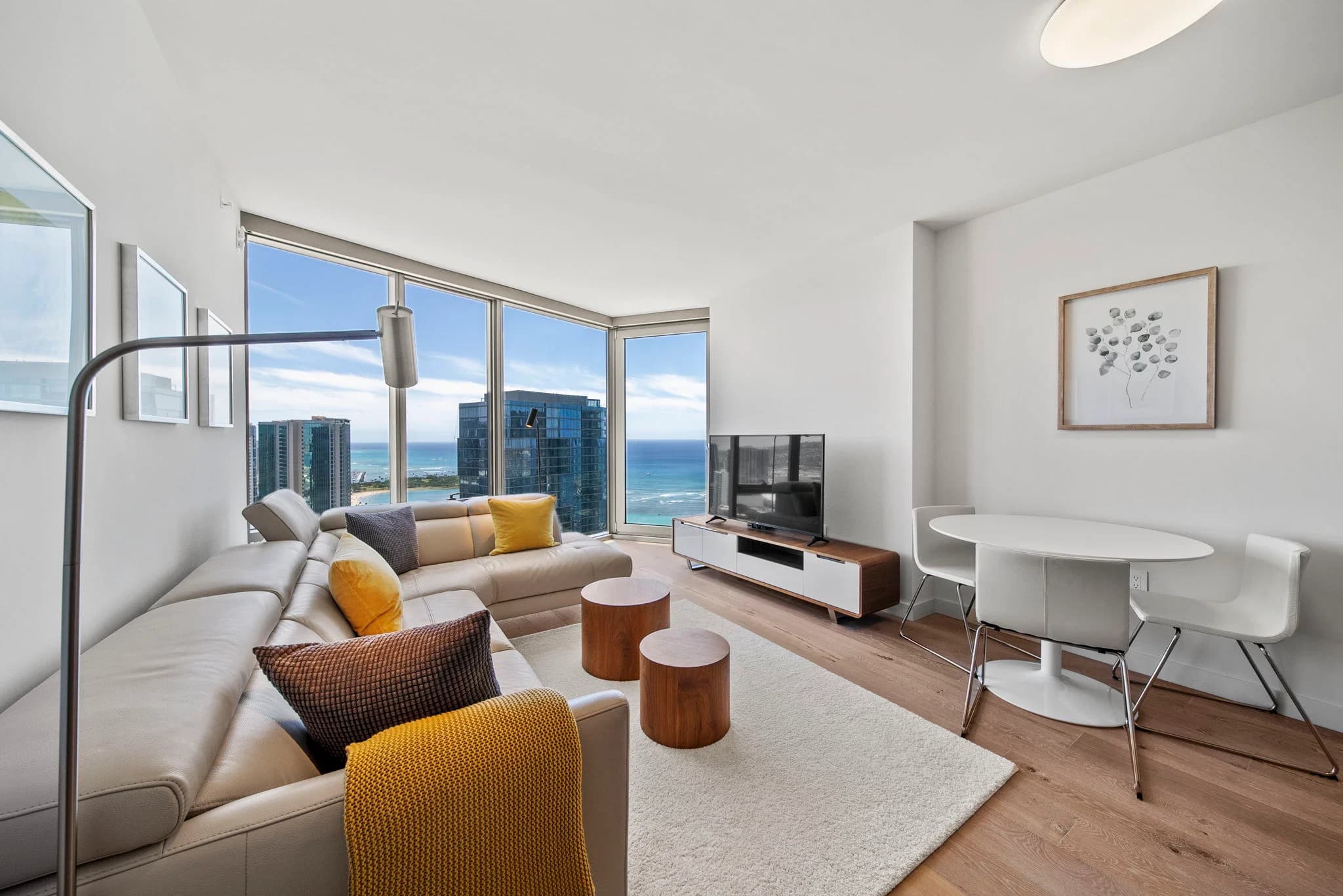 Aeʻo 3706 living room with ocean and city views