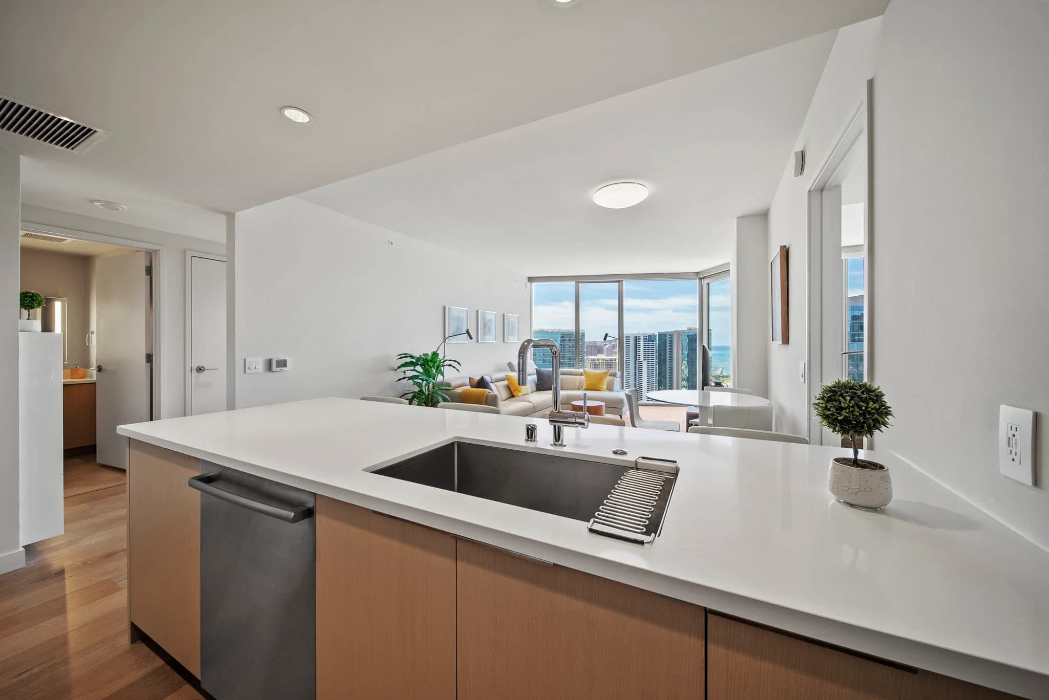 Luxury high-rise tower in Kakaako Honolulu