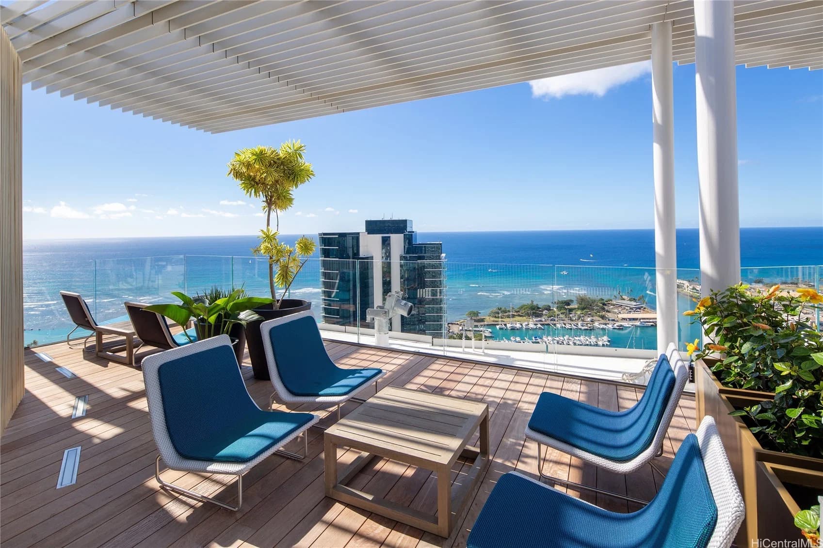 Landscaped amenity deck with tropical gardens