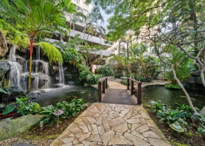 343 Hobron Lane #1001